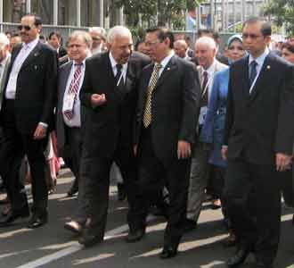 Peserta APA Jalan Kaki