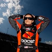 Model Seksi Yang Jago Balap