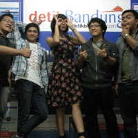 Ingin Mendunia dengan Lirik Bahasa Inggris