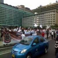 Ibu-ibu Rumah Tangga Demo Dukung KPK Tangkap Koruptor