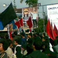 Ratusan Aktivis dan Mahasiswa Kumpul di Bundaran UGM