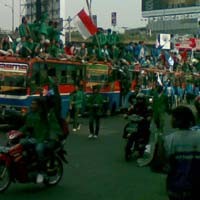 Konvoi Mahasiswa Menuju KPK Macetkan Jl Salemba