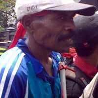 Peringati Antikorupsi, Otto Jalan Kaki 60 Km