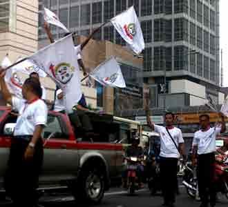 Massa Mulai Bergerak ke Bundaran HI