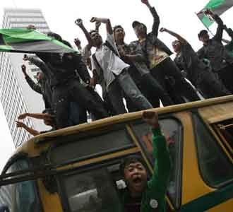 Aksi Hari Antikorupsi di Bundaran HI