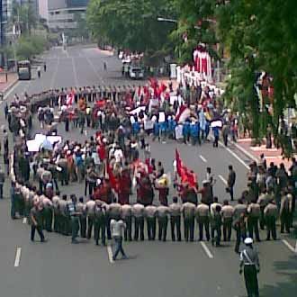 Surabaya Dikepung Demo Antikorupsi