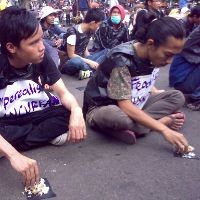 Prihatin Tingginya Kasus Korupsi, Mahasiswa Makan Nasi Garam