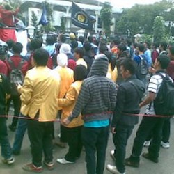 Aksi Mahasiswa Sempat Membuat Jl Merdeka Tersendat