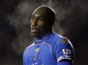 Sol Campbell Menuju Old Trafford?