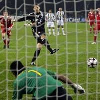 Butt Tiga Kali Jebol Gawang Juve