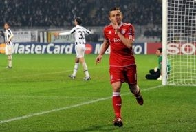 Bantai Juve 4-1, Bayern Tembus 16 Besar