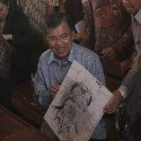 Kunjungi Pameran Seni di Yogya, JK Disambut SBY