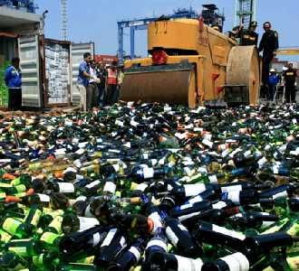 Bea Cukai Musnahkan Miras Ilegal