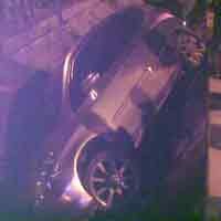 Kaget Disalip, Honda Jazz Nyemplung Parit