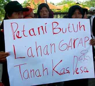 Demo Tolak Penghijauan di Tanah Kas Desa