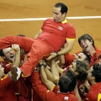 Kapten Tim Davis Spanyol Dilarikan ke RS