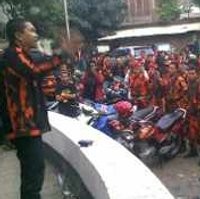 Massa Berkumpul Karena Diminta Membantu Braga Bike Fest