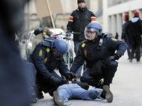 Polisi Tangkap Puluhan Demonstran di Konferensi Perubahan Iklim