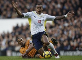 Spurs Digigit Wolves, City Ditahan Bolton