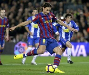 Ibra Menangkan Barca di Derby Catalan
