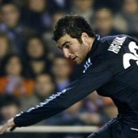 Dua Gol Higuain Menangkan Madrid