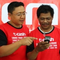 Telkomsel Bisa Transfer Uang Cuma Lewat Ponsel