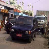 Pembangunan Saluran Air Rungkut Macetkan Lalin
