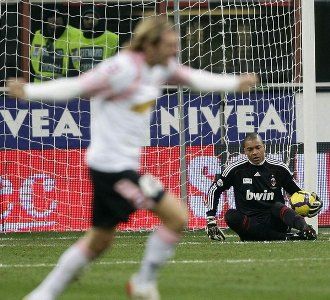 Di San Siro Milan Terhempas