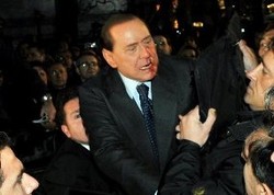 Sistem Keamanan pada PM Berlusconi Dipertanyakan