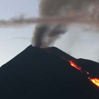 Gunung Mayon Meletus, 50.000 Orang Dievakuasi