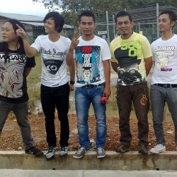 Tempuh Perjalanan Panjang, Naff Sakit Bokong