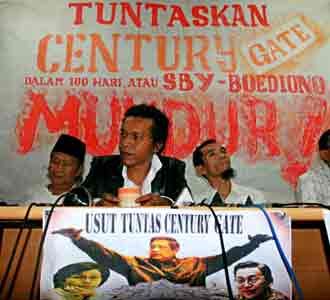 Menuntut Kasus Century Dituntaskan