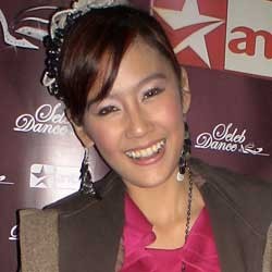 Ardina Rasti Siap Jadi Stripper di 2010