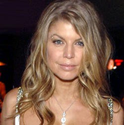 Mantan Biseks, Fergie Tetap Suka Perempuan Cantik