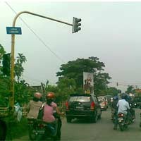 TL Mlengos, Pengendara Perang Mulut dan Klakson 