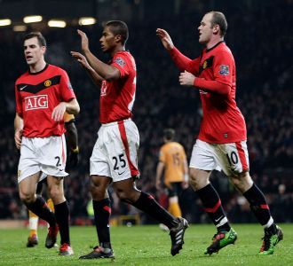 Setan Merah Samai Si Biru