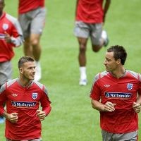 Kandang Mewah untuk Tiga Singa