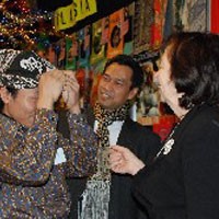 Ibu Negara Ceko Kagumi Keindahan Batik Indonesia