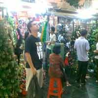 Pernik Natal Mulai Diserbu Pembeli 