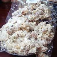 Kepincut Rempeyek Mbok Tumpuk