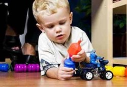 Payudara Bocah Lelaki Abnormal Akibat Mainan Mengandung Ftalat 