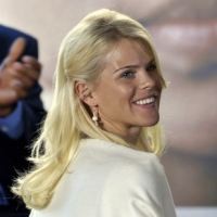 Elin Ingin Ceraikan Woods