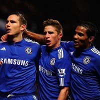 Dipepet MU, Chelsea Santai