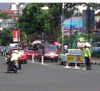 Atasi Macet, Lalin Dialihkan