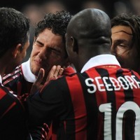 Jago Tandang, Milan Tak Takuti Old Trafford