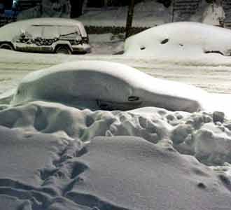 Badai Salju Terjang AS