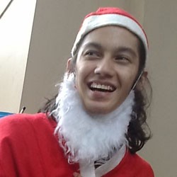 Samuel Zylgwyn Senang Jadi Santa Claus