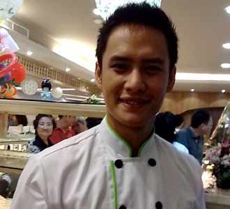 Choky Sitohang Bergaya Chef