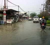 Harapan Indah Bekasi Tergenang