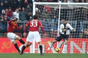 Roma Masuk Empat Besar